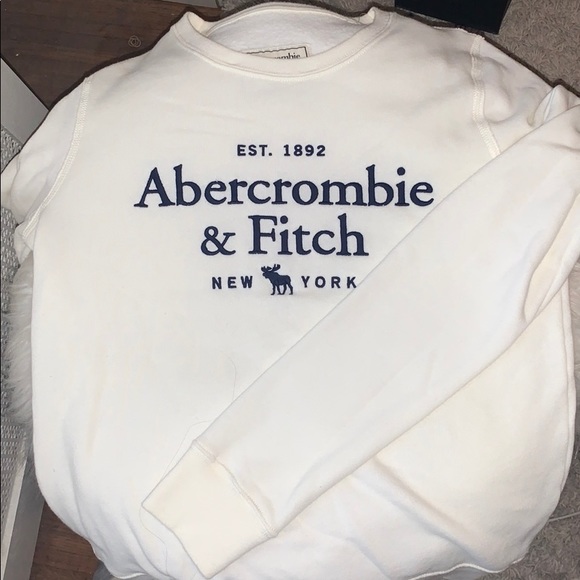Abercrombie & Fitch Tops - NWOT Abercrombie and Fitch Crewneck